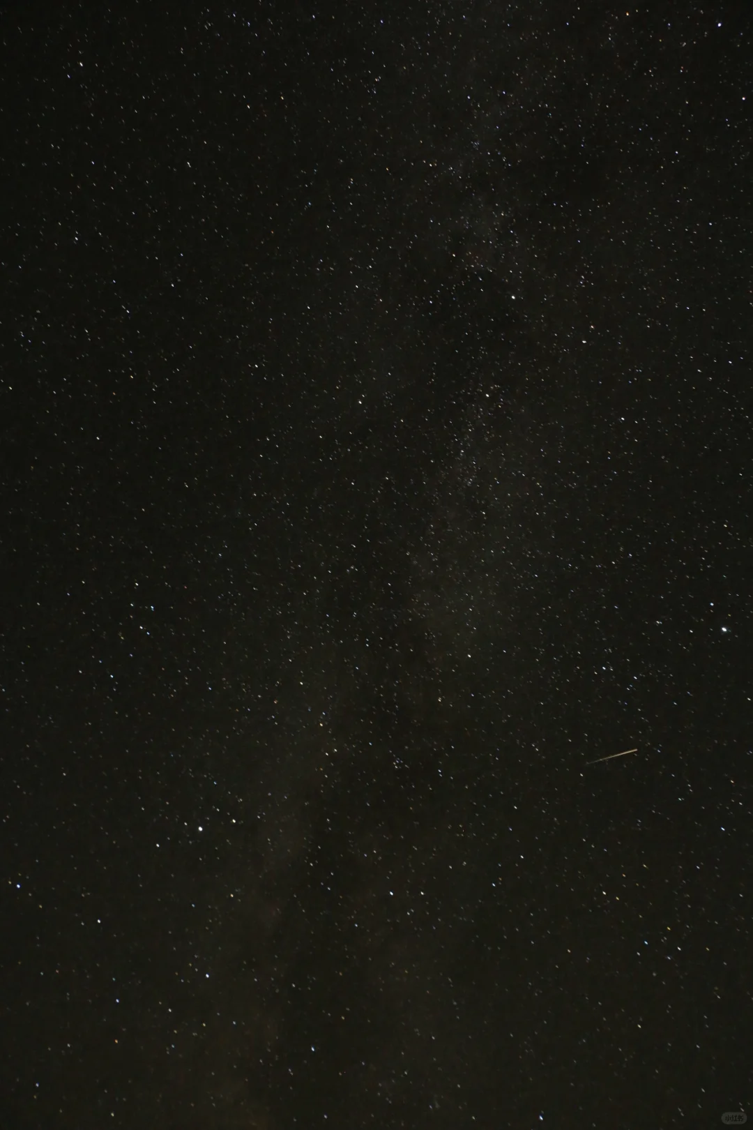 青海湖拍到了流星和银河💫