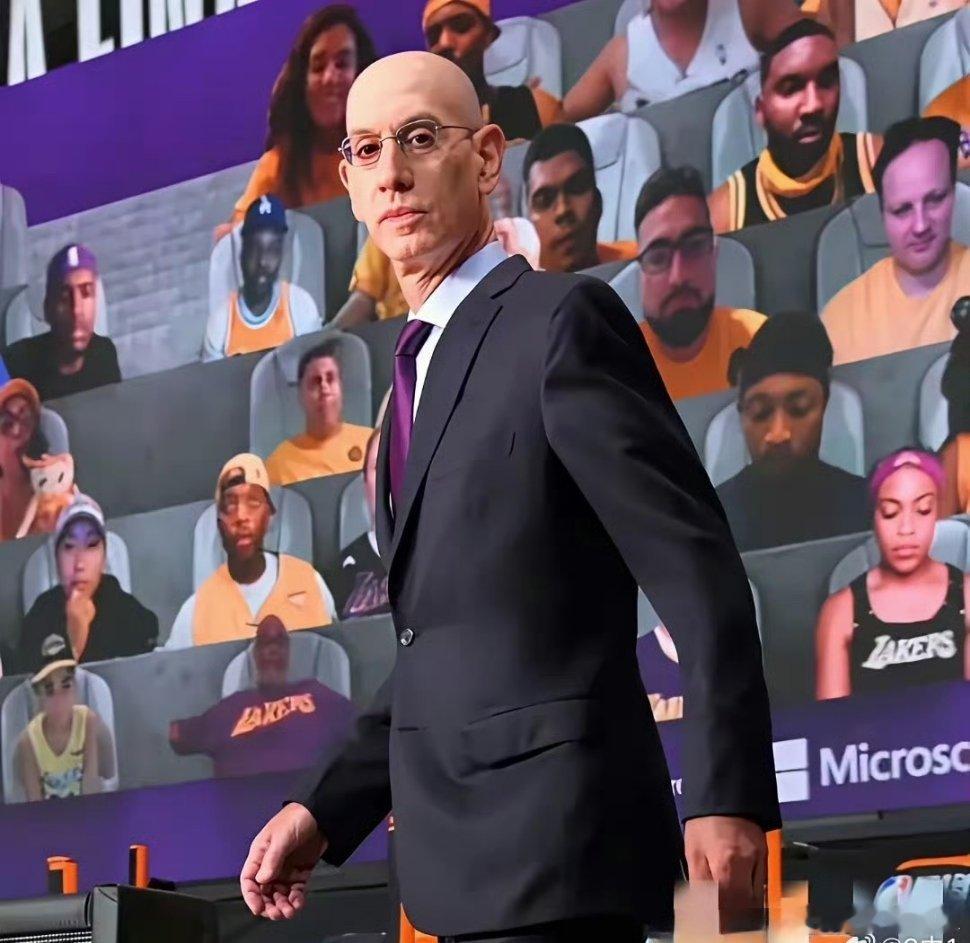 NBA总裁萧华面临两难选择：是继续力挺雷霆建王朝，还是力捧文班亚马上位？若继续押