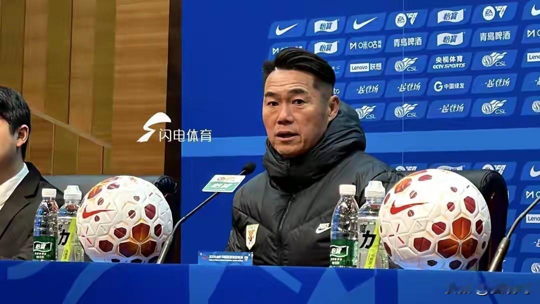 周日下午，泰山队客场对阵青岛海牛，宿茂臻赛前发布会上坦言，会继续使用年轻球员，他