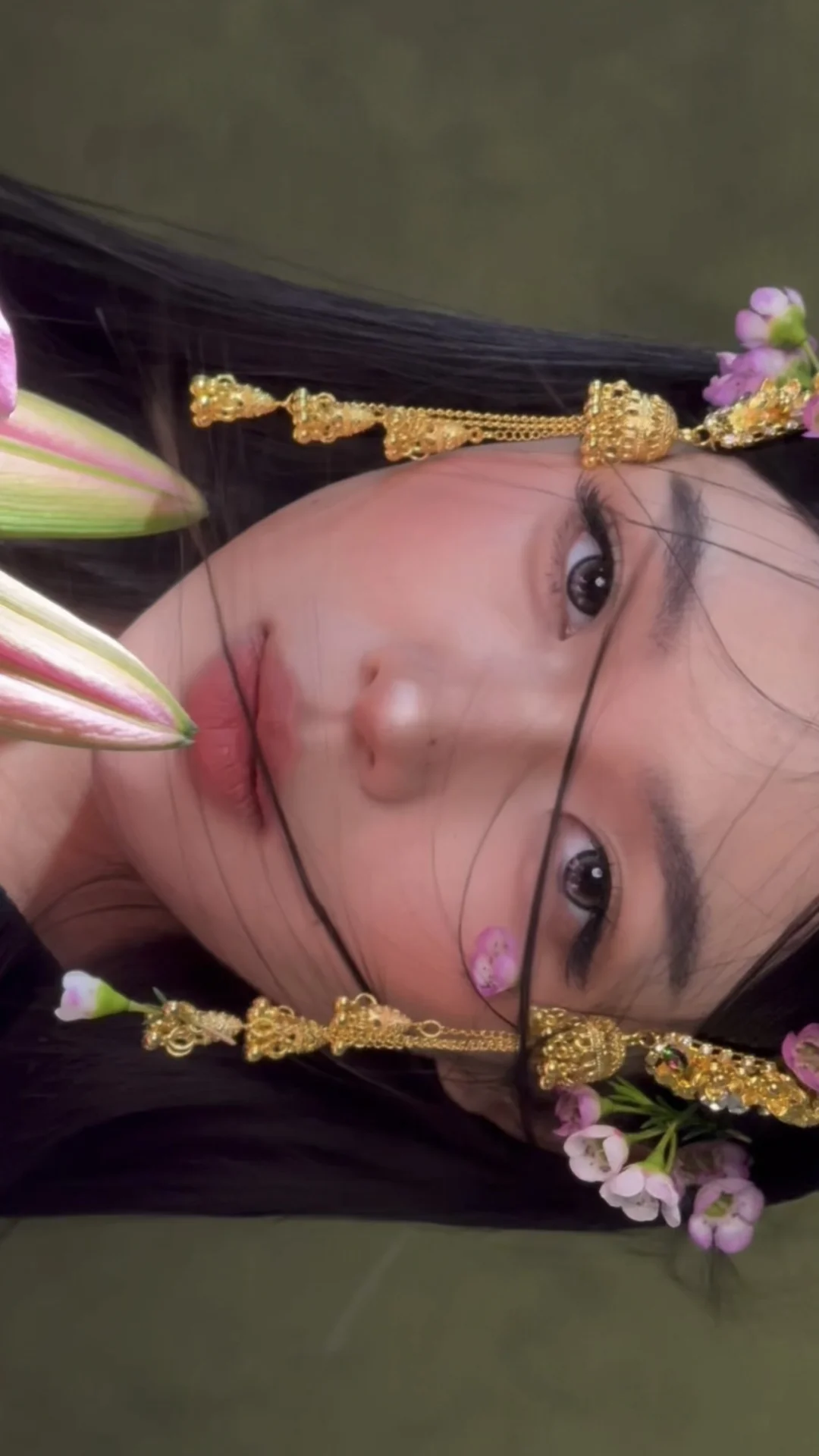 在隔壁一万赞的妆造