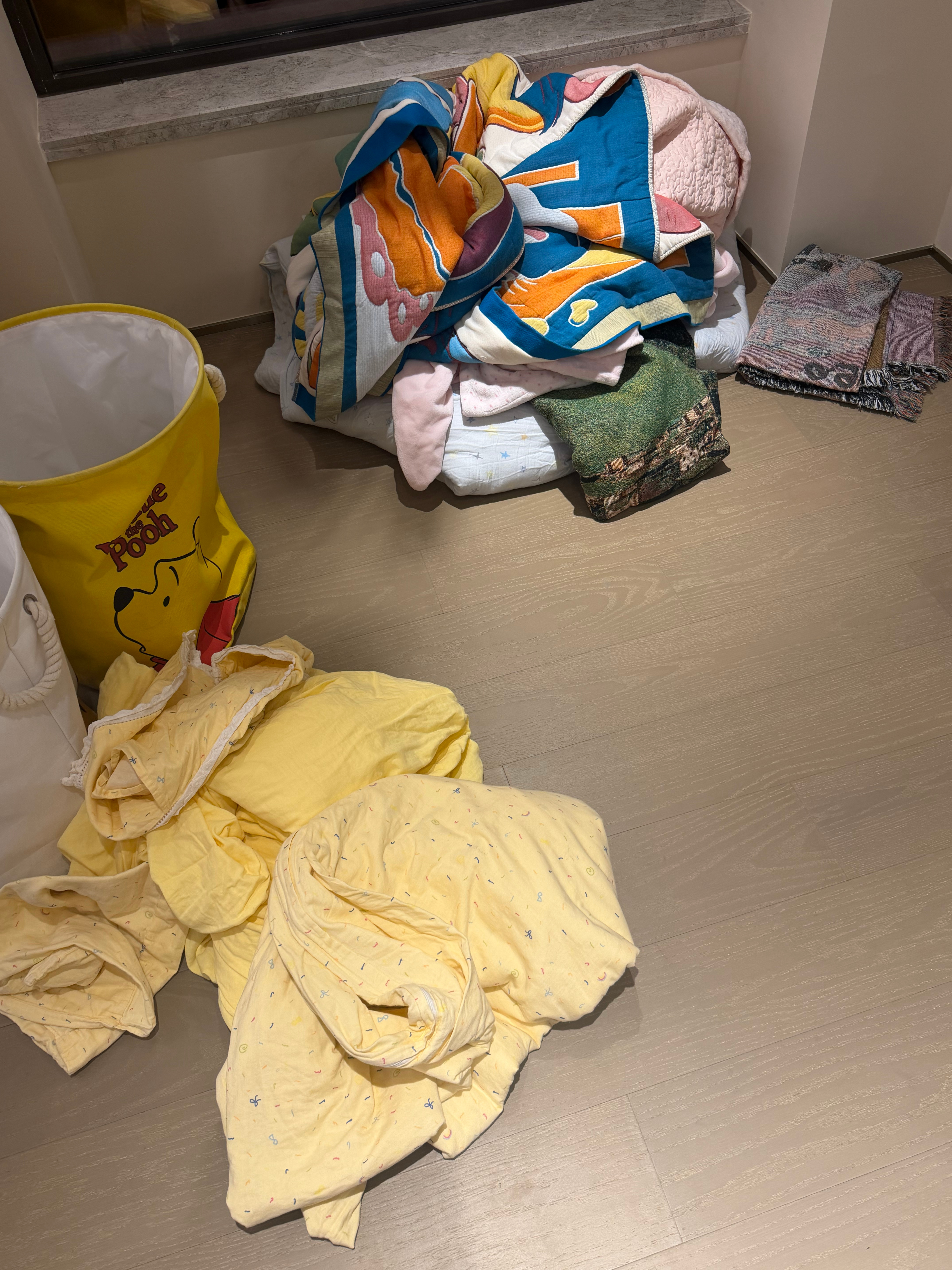 洗衣机和烘干机干了一天 全部高温洗高温哄而还这些还在等待…想着我都还起鸡皮疙瘩