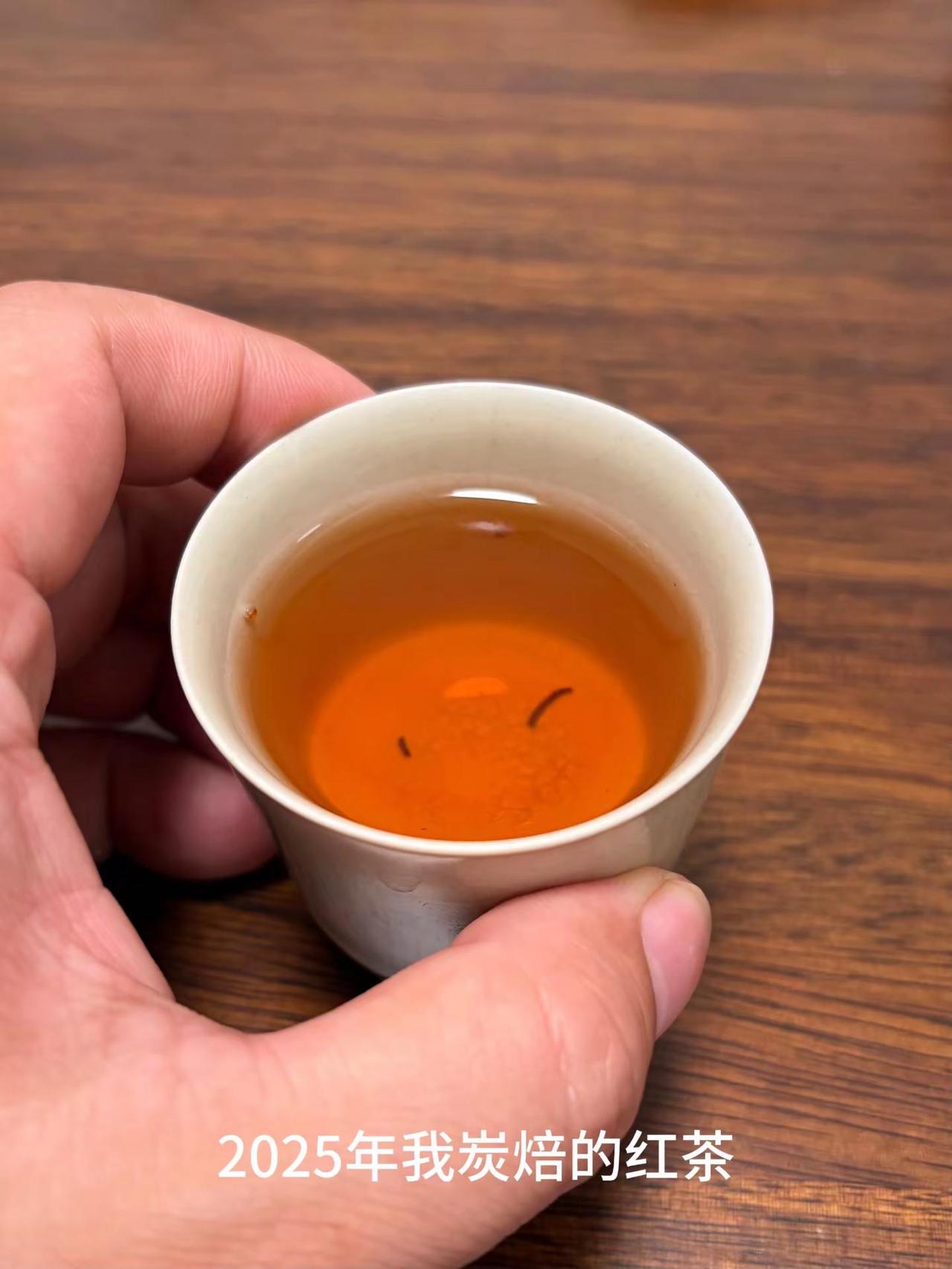 老茶客的心头爱，炭焙的荒野红茶，退火了！炭焙的荒野红茶，放了一年，味道真不一样！
