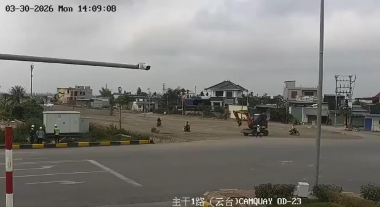 2026 年 3 月 30 日的越南监控录像。视频显示，在一次道路施工过程中，一