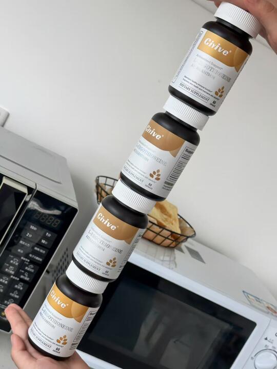 4瓶了。。。法令纹卡粉积线不存在的。。