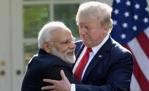 印度最近有不少斩获，重现了战略上的顺风顺水。

特朗普放下维持了几个月的对印严厉