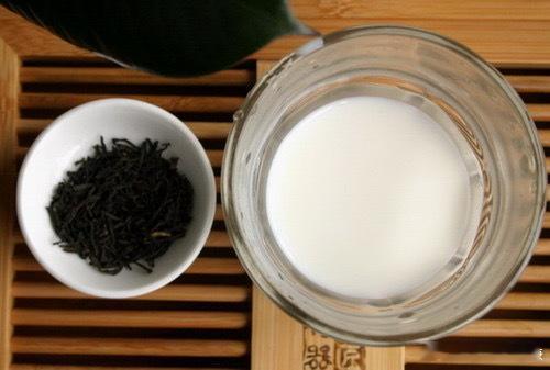 #三个月喝了近一千块的奶茶#建议大家：无论是从健康还是节流的角度，戒掉外卖奶茶。