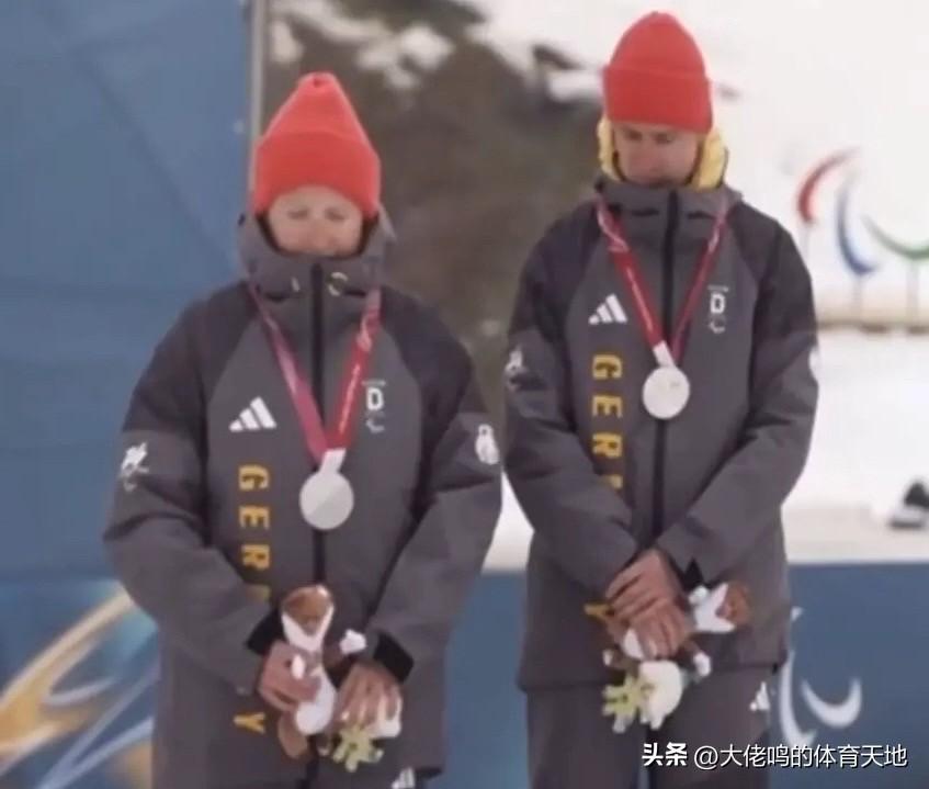 这种行为充满了狭隘与偏见，严重违背了奥林匹克精神中团结、友谊的内核，是对体育公平