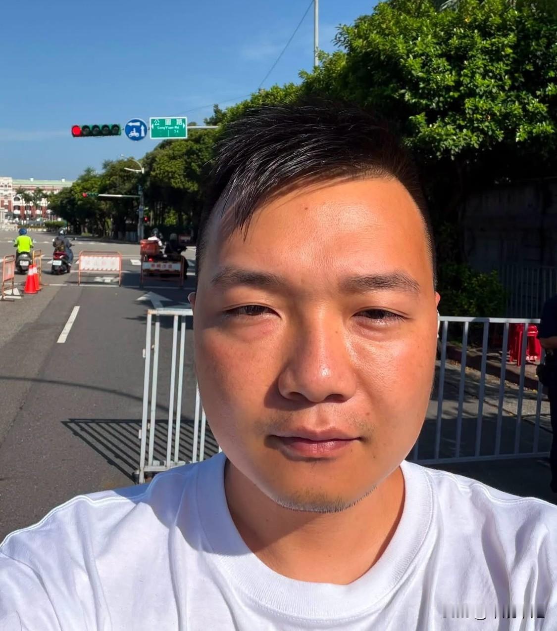 国民党台北市“绝食”议员杨值斗今（24日)晚间在脸书发文表示，人生有所谓的剧本吗