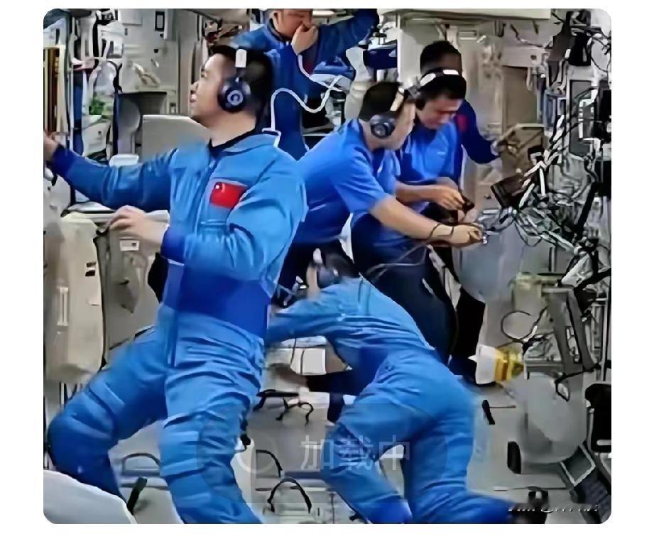 2025年11月14日央视消息，神舟二十号航天员要回地球了，不过返回载体换成了神