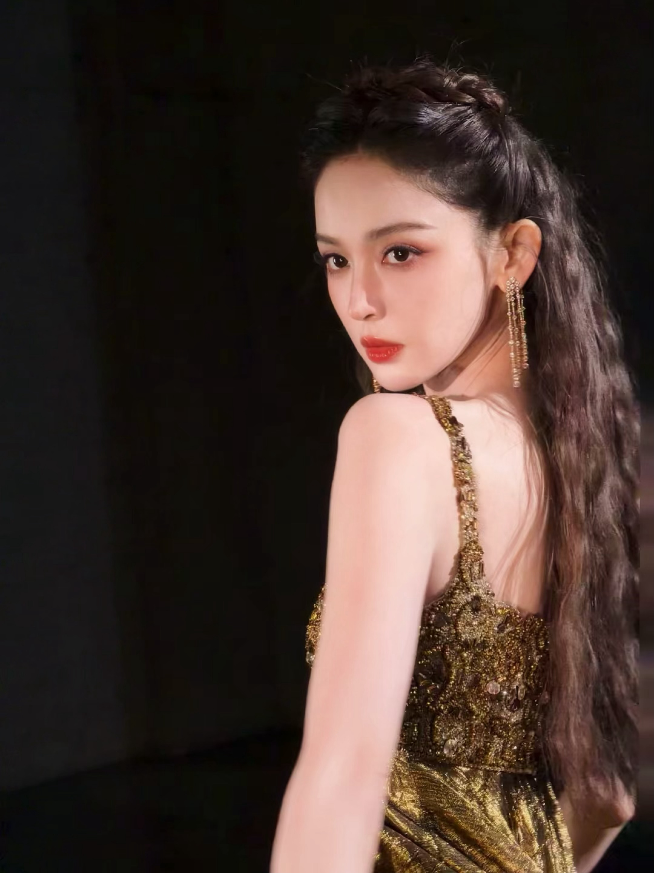 娜扎金发撕漫感娜扎 在复制粘贴的时代，你是手写的诗