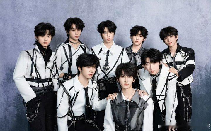 TF家族四代荣耀之战定妆造型tf四代荣耀之战定妆出图 哇塞孩子们好帅啊！ 