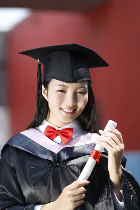 美国最新公布了中国在美国留学生具体人数！2024年到2025年度，中国到美国留学