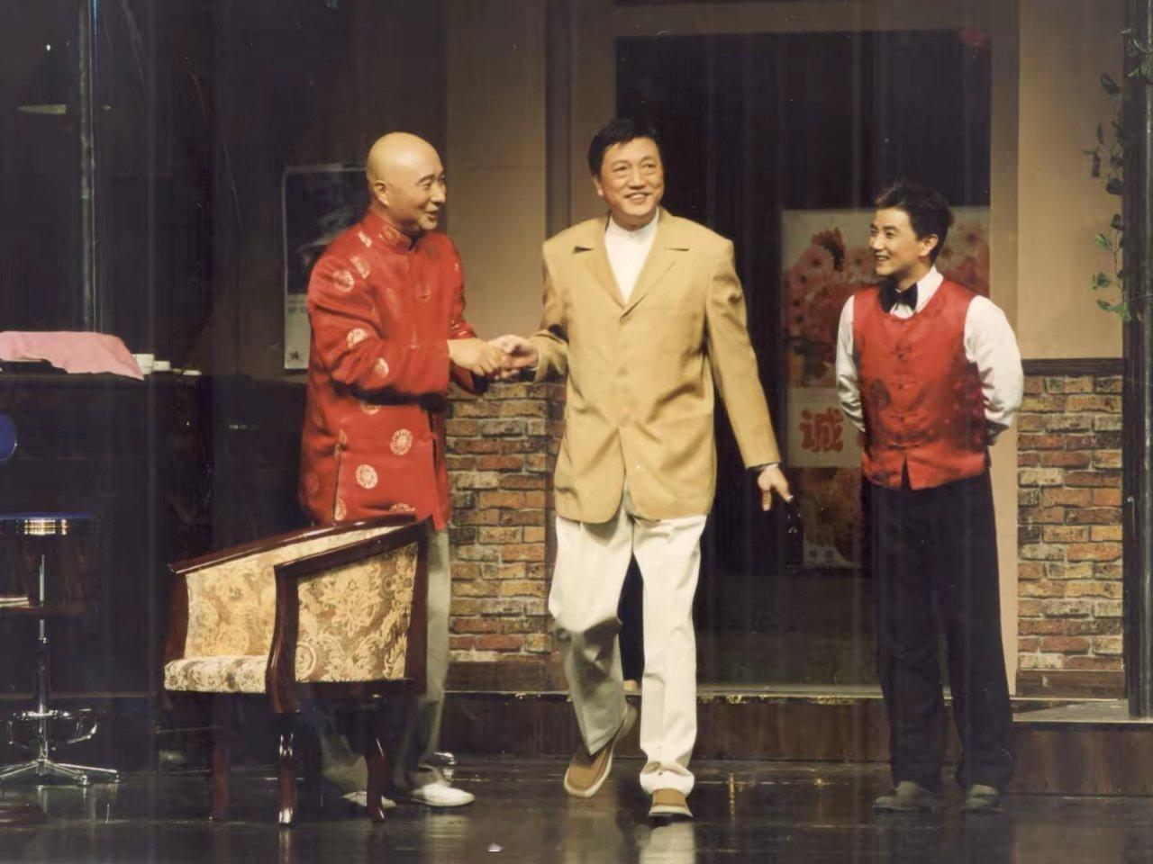 陈佩斯说：得知老友秦焰离世，心里不是滋味啊，想起当年一同排演话剧《托儿》《阿斗》