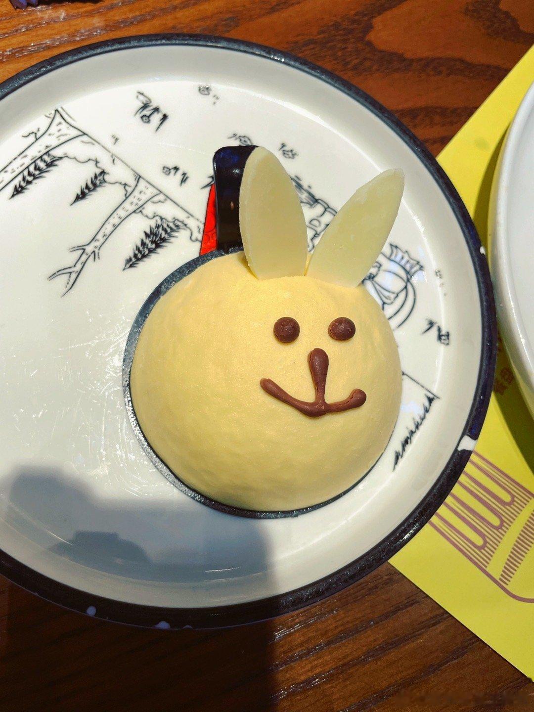 #六一儿童节# 好看的皮囊千篇一律，有趣的灵魂想过六一！㊗️我们多一点童心，笑容