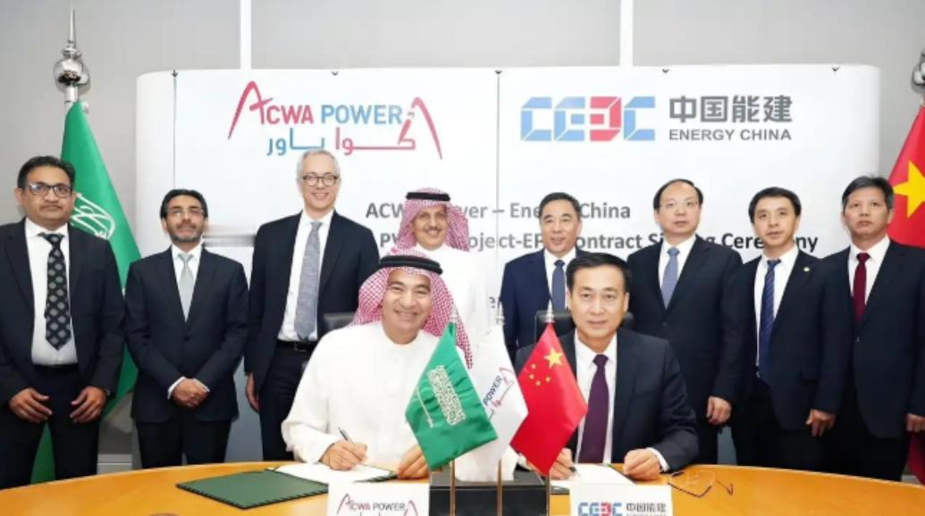 一个敢想，一个敢干！沙特再求中国，签上万亿大单，共创沙漠奇迹！
 
沙特这几年是