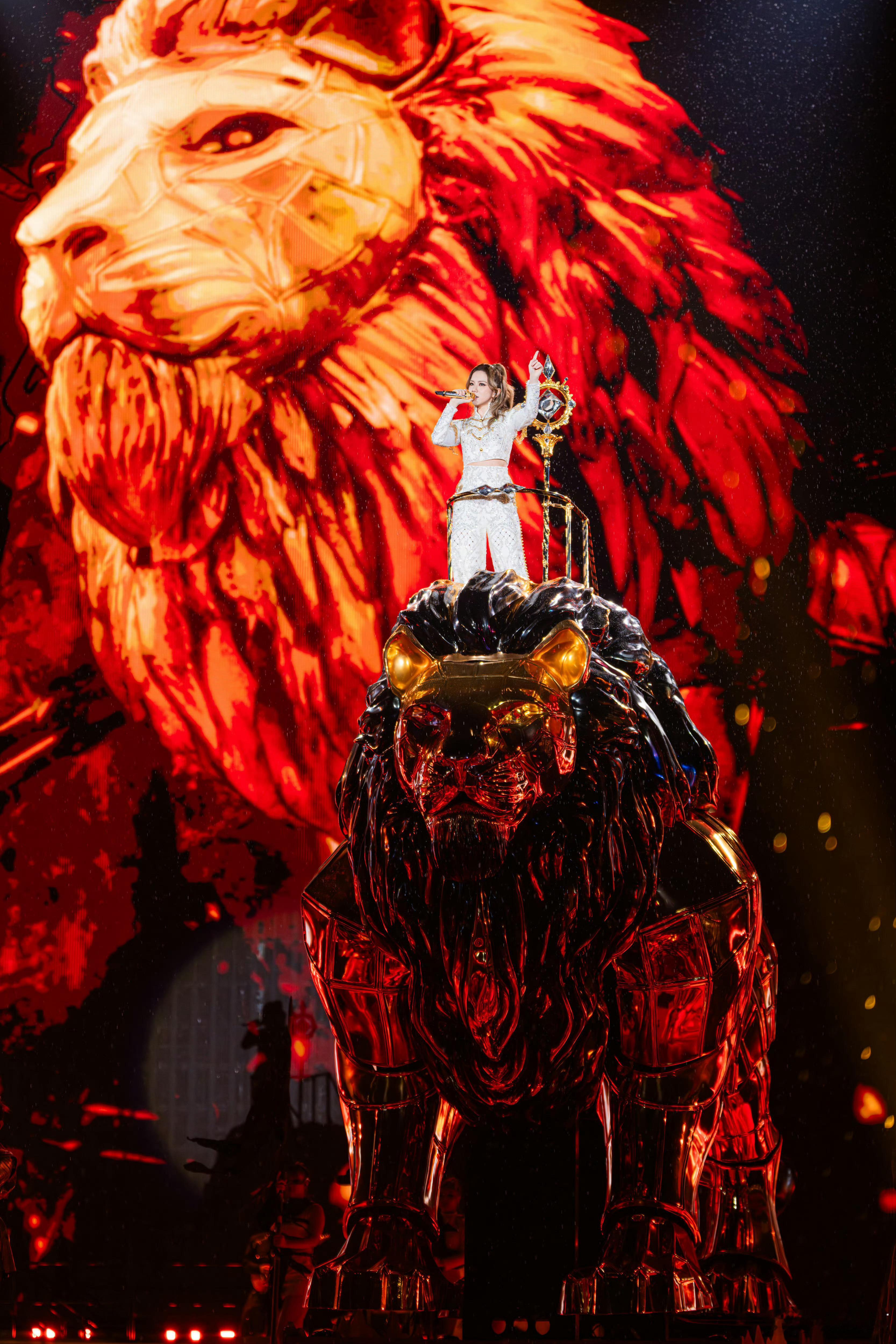 邓紫棋扑面而来的活人感哈哈哈哈，好羡慕在现场的朋友！ ​​​