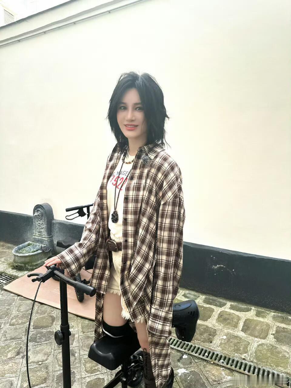 尚雯婕骨折永久性损伤 谁能想到尚雯婕第一季是带伤录制，永久损伤也没抱怨，这季全力