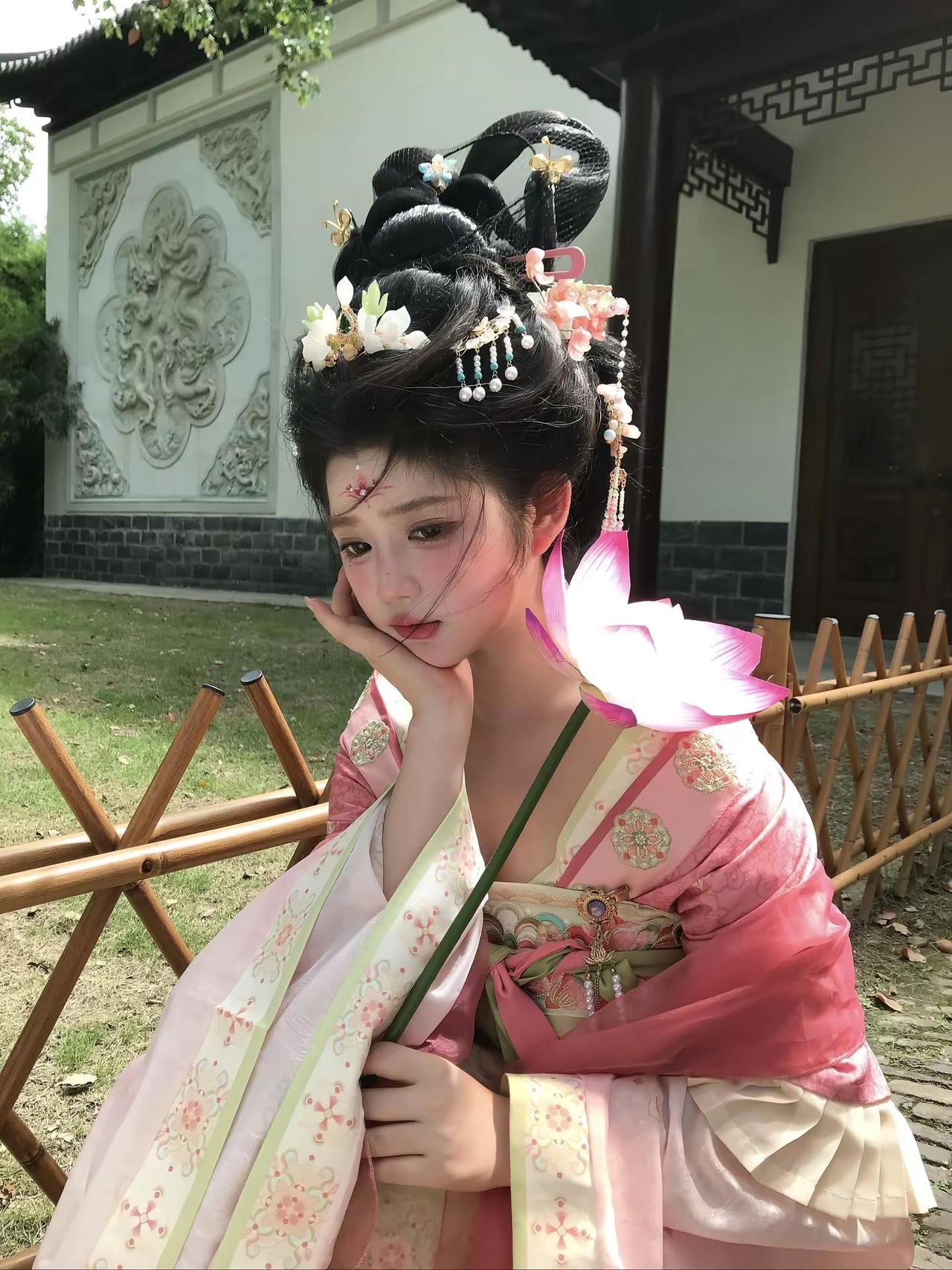 可怜落花叩玉枕，拂袖人还昏睡小唐风 汉服妆造 古风 汉服
