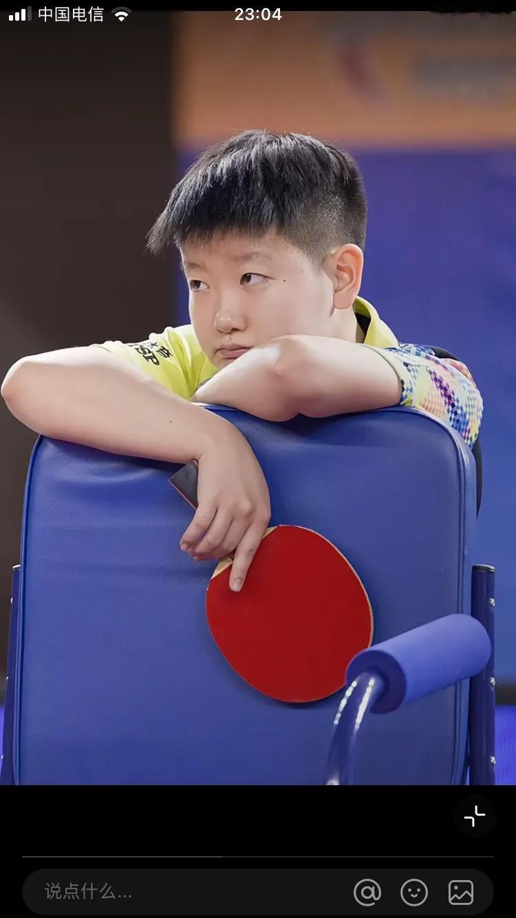 小包包对自己头发可真下得去手啊
为了心中理想
我可爱的猫猫
对自己真下了狠劲
吃