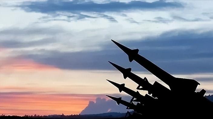 福克斯新闻消息：委内瑞拉防空系统未对美军首轮打击做出反击

当地时间1月3日凌晨