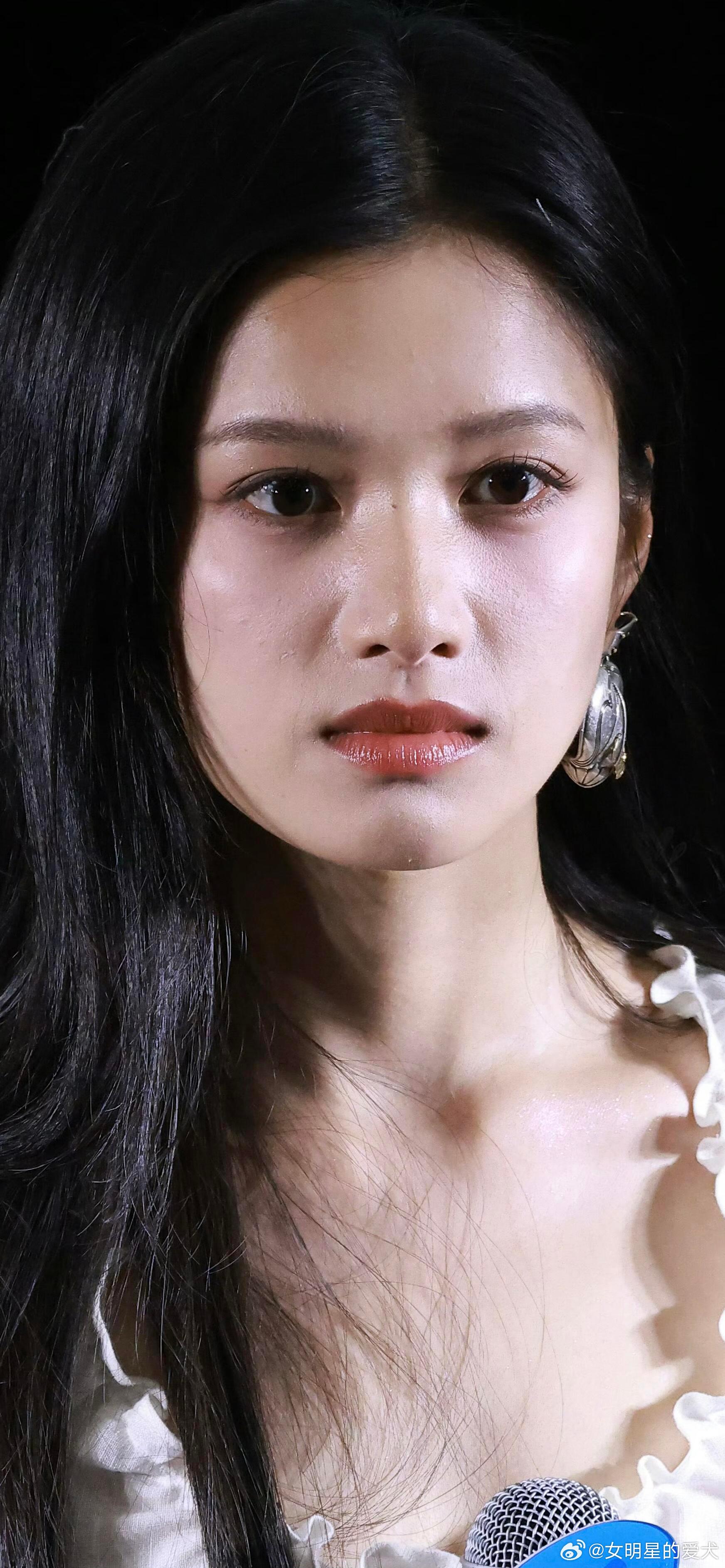 张婧仪 