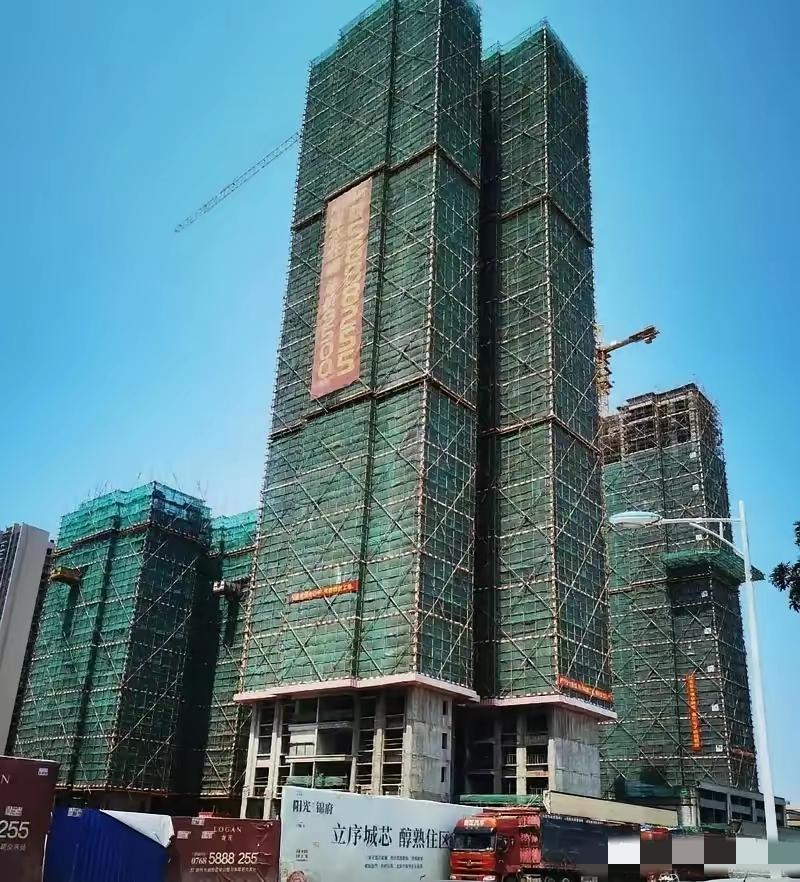 太讽刺了！黑龙江大庆，女子一时冲动，将全家的500万血汗钱借给某房地产公司，对方