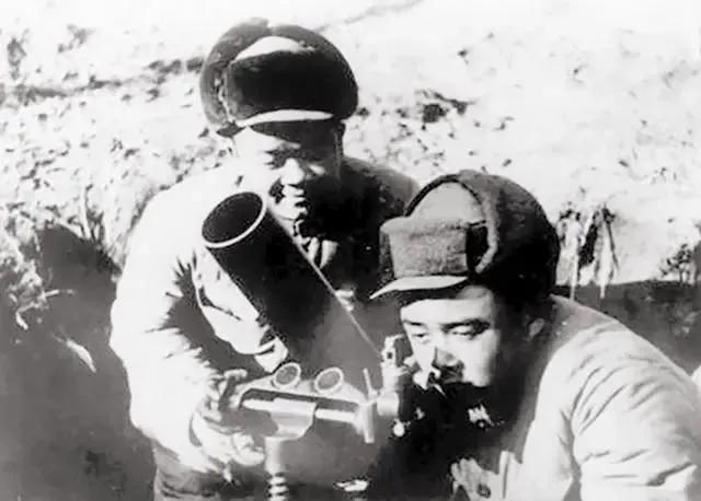 1951年，志愿军新兵张典文私自朝美军阵地开了一炮，连长大怒，说他违反军纪，团长