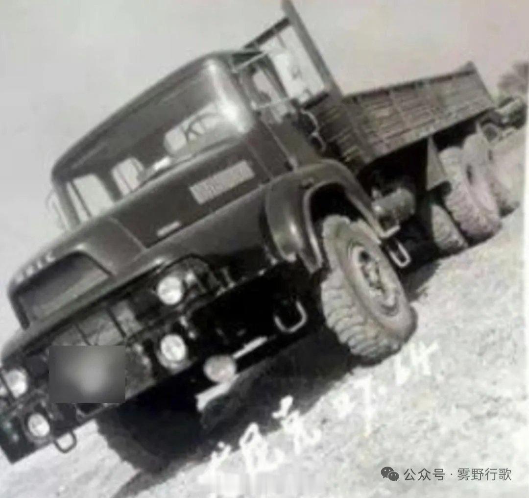 经典老车 油田上的传奇圆鼻子卡车，法国尤尼克卡车，当年15吨重载王牌重卡油田上的