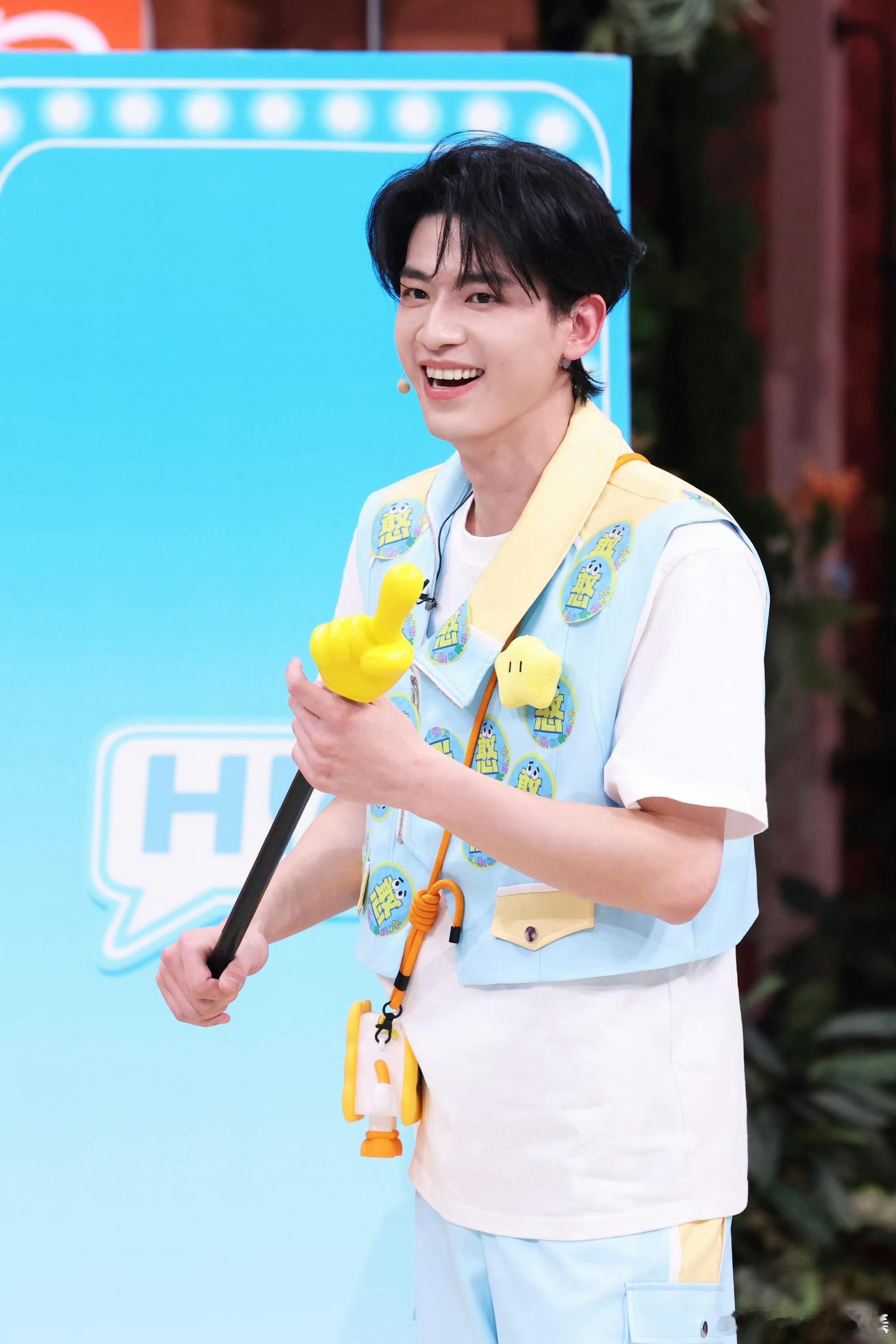 本期你好星期六精彩不断，尤其是这段悲情演绎，值得细细品味 辛云来李雪琴演了一部悲