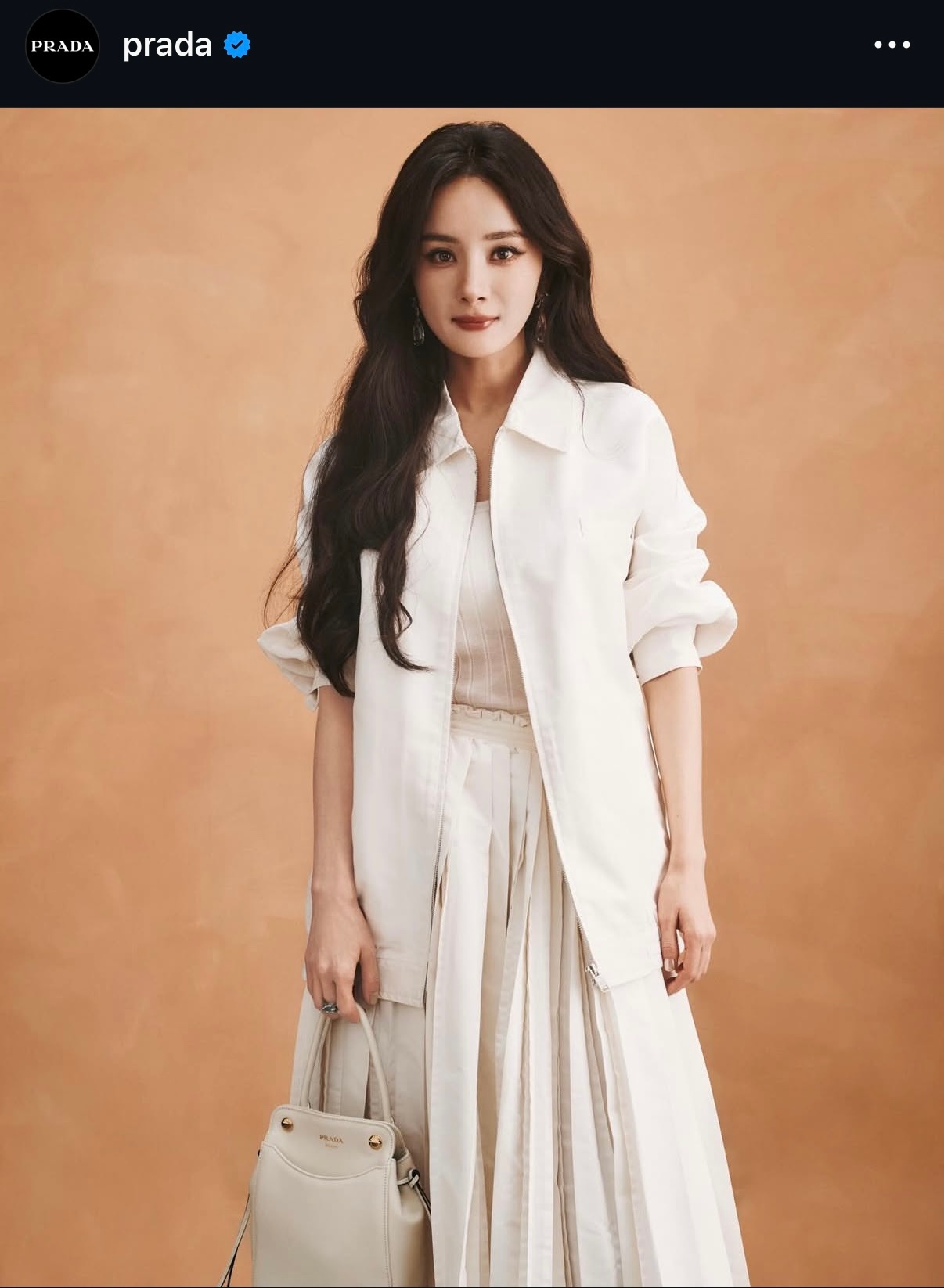 杨幂 × PRADA 看秀造型官方ins认领大片首图米兰时装周时装周Prada大