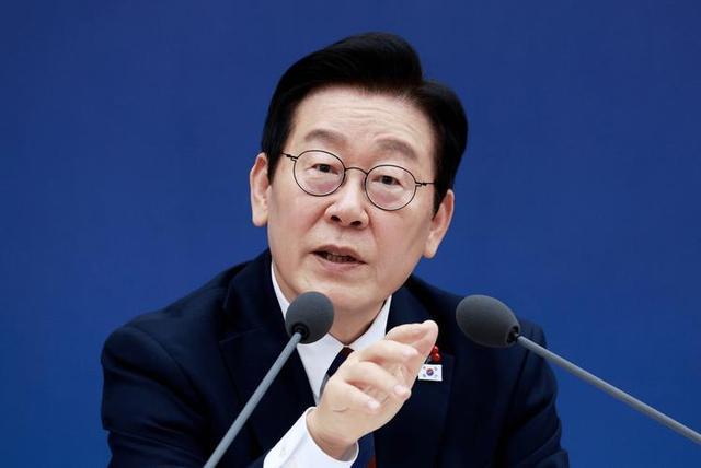 韩国在国际舞台上虽然身上贴着美国盟友的标签，但在对日历史问题上，韩国人的骨头向来