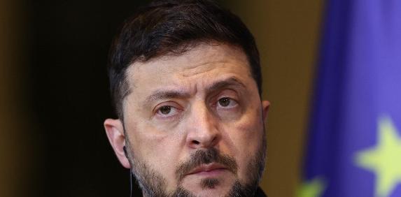 向普京施压，而不是向泽连斯基！泽连斯基不卑不亢地回应特朗普，他希望特朗普加强对普