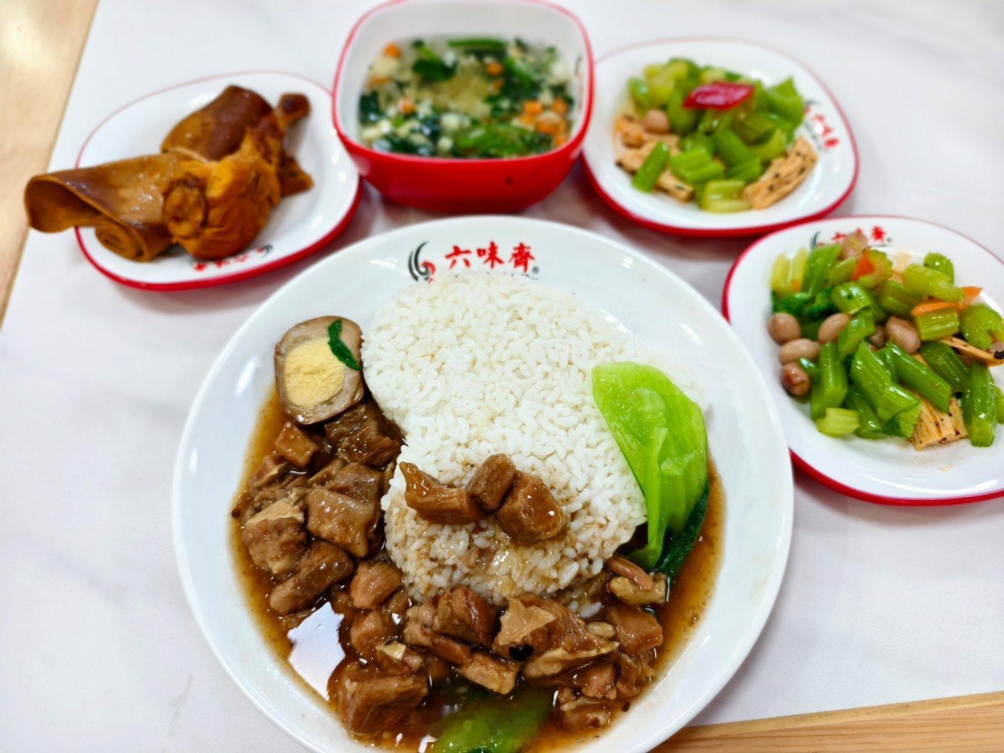 想我家小家伙了吃顿午饭回家啦 ​​​