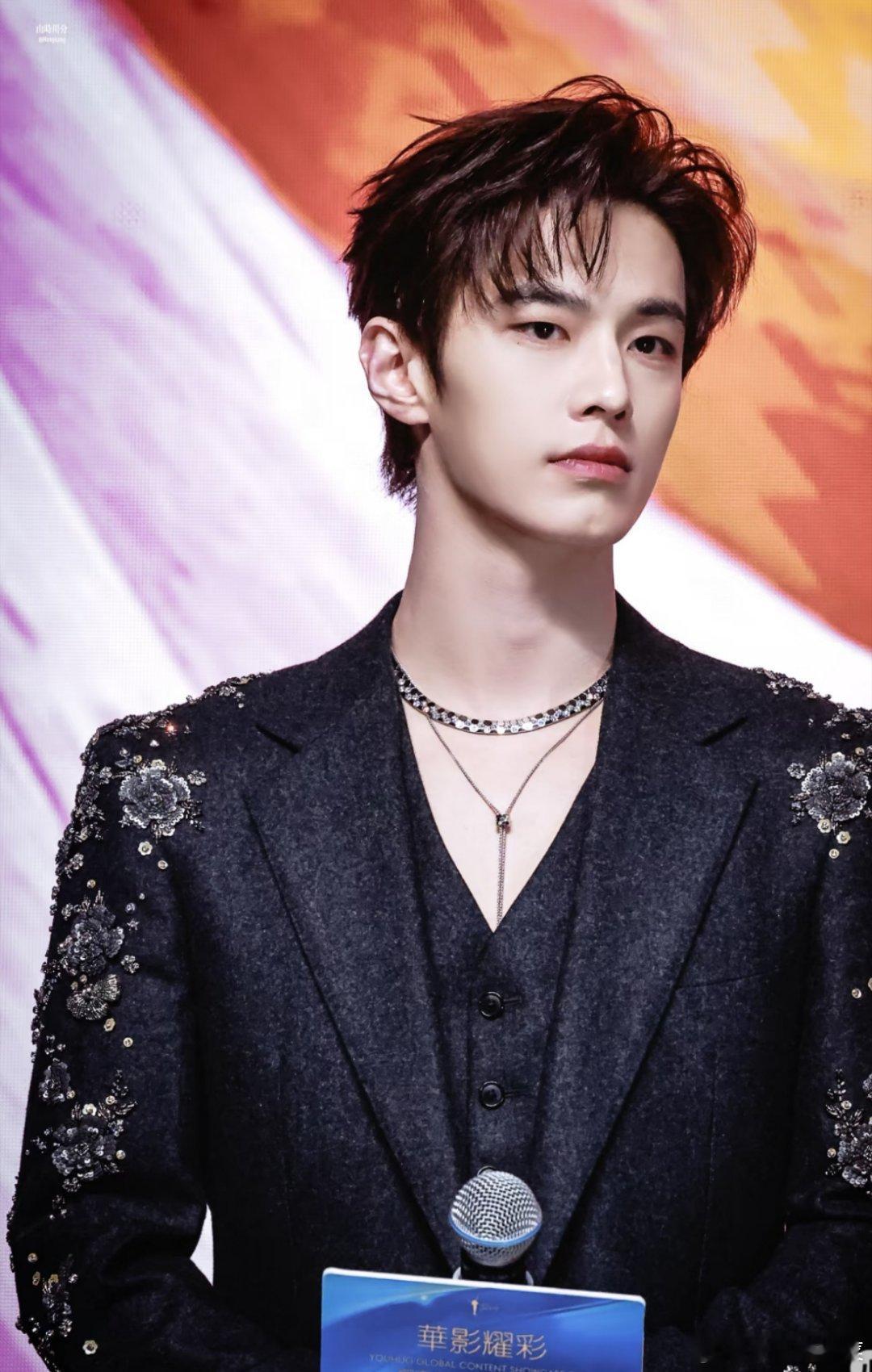 何与出席耀客新剧发布会，何与来为《百花杀》萧华雍营业啦 