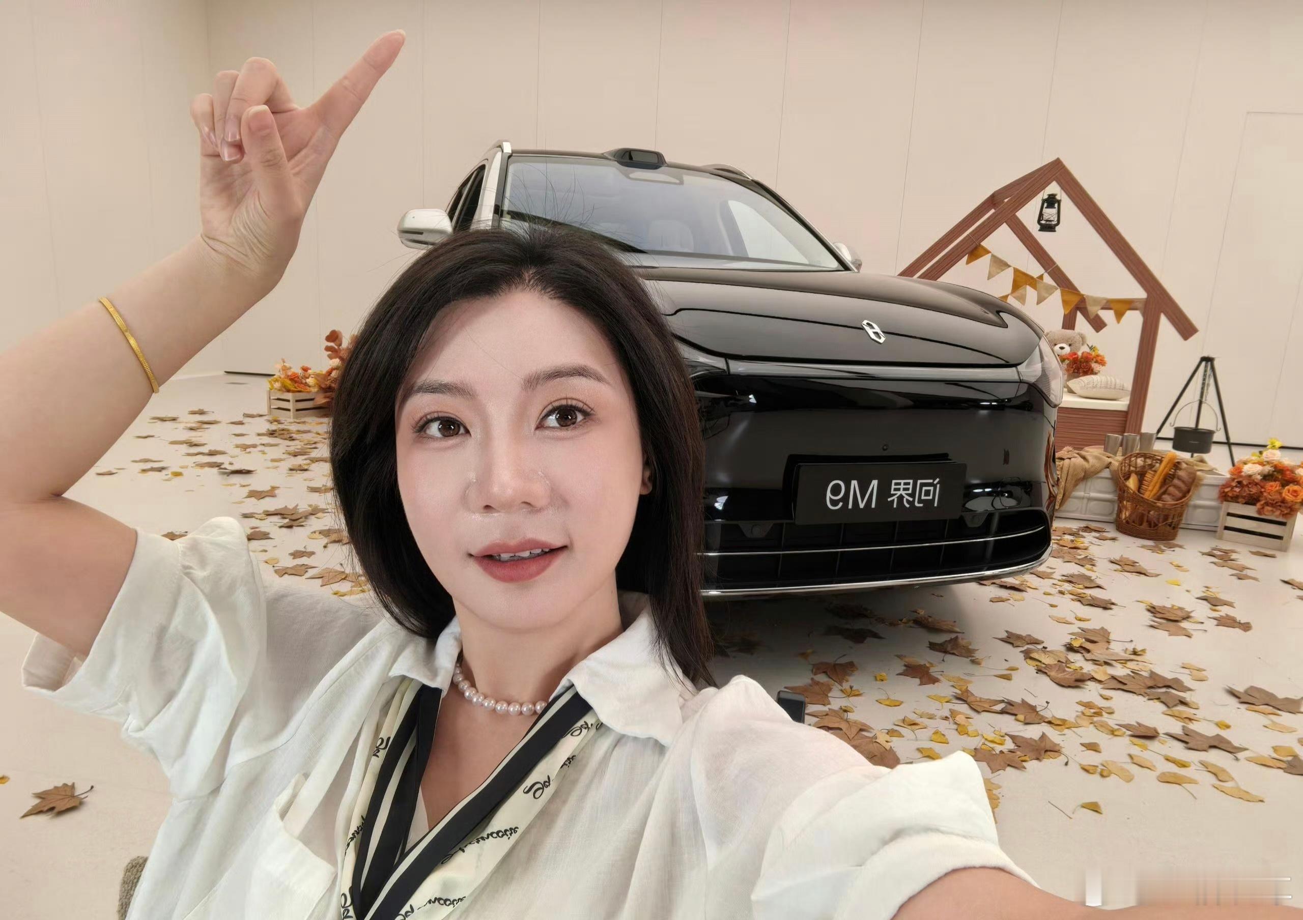 豪华真旗舰就选问界M9其实一直觉得现在的高端车早就不只是拼配置、拼硬件了，问界M