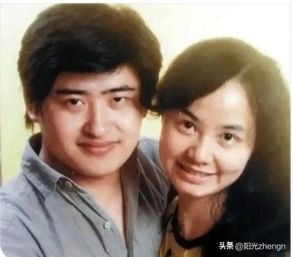 卢璐在《嫁给刘欢》里面，写了好多舞台之外特别接地气的婚后小事，书里还专门有一篇戏