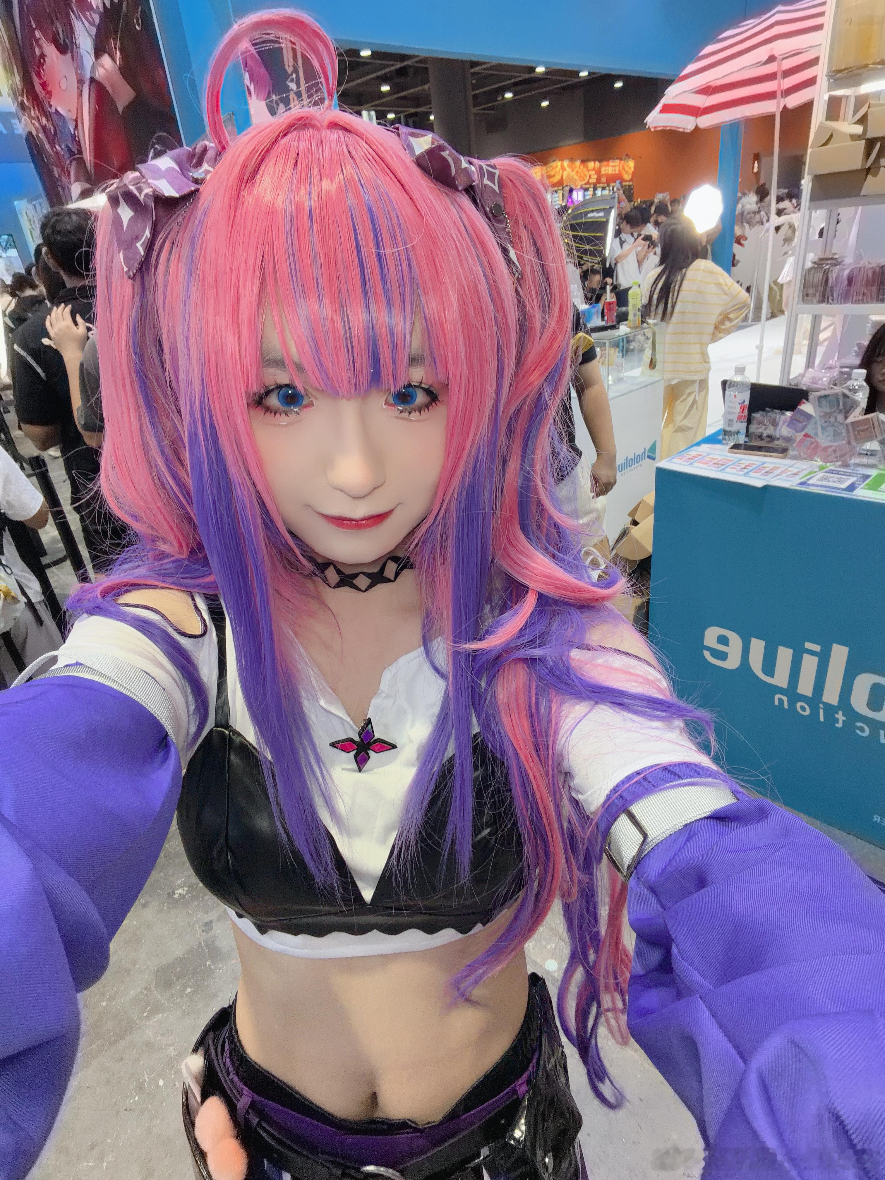 在广州萤火虫出了绮绮罗罗薇薇！cosplayVtuberhololive广州萤火