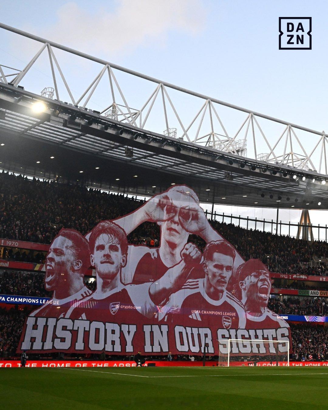 阿森纳的巨型横幅上写着“历史就在眼前” 阿森纳0比0葡萄牙体育 阿森纳著名教授