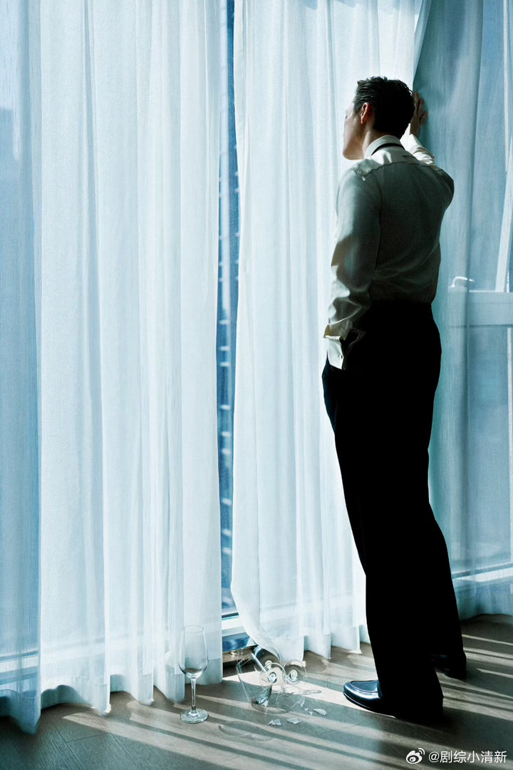 陈伟霆 最夸张的老钱来了电视剧品质盛典 陈伟霆这种贵气感确实不是谁都能有的，西装