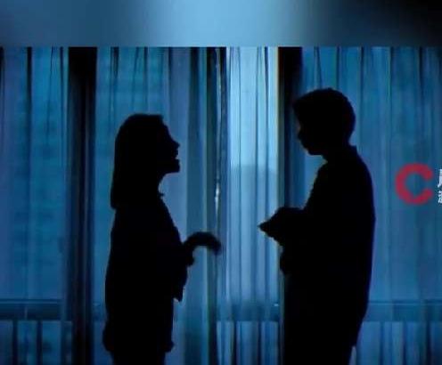 未婚同居的最大恶果降临了。
16年前的孽债，在毫不知情之下被判一朝偿还。

女子