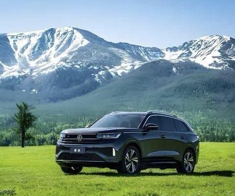 别念错了，是揽巡不是“兰寻”😂 北京车展这蓝巡气场真强，第五代EA888 2.