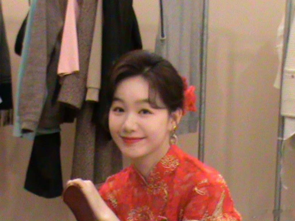 徐梦洁重生之我在90年代当新娘 啊啊啊李雯真的太美啦 美我一脸真的有被李雯的造型