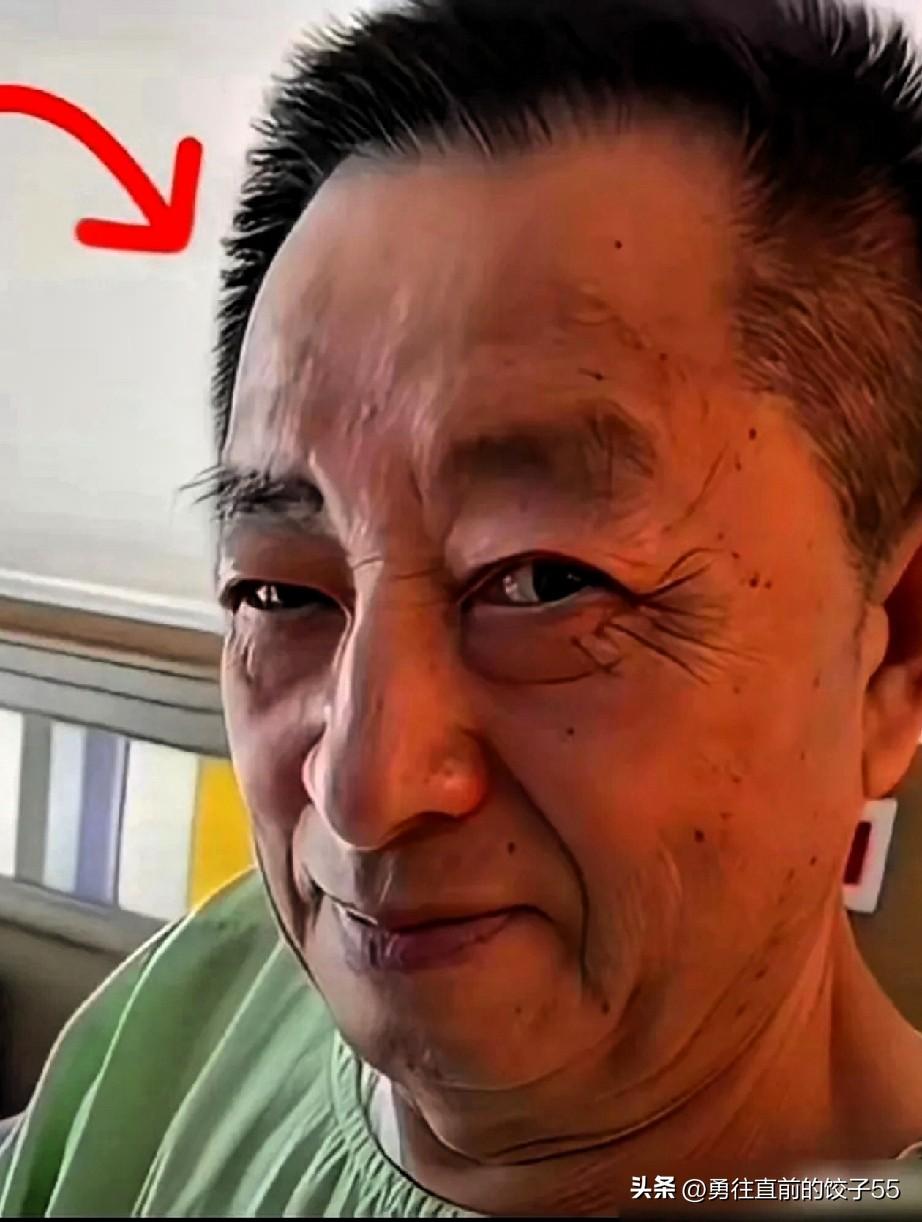 张兰隐瞒了20多年的秘密，汪大爷回家后揭开了真相。张兰年轻的时候非常贫穷，为了改