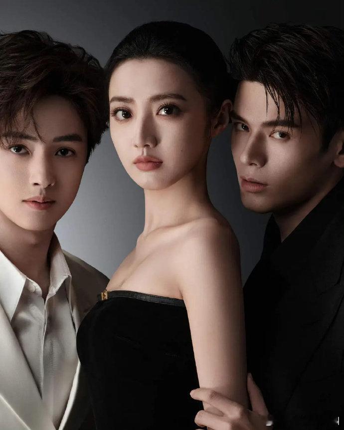 黄羿 姚弛 官鸿同框合拍的品牌宣传图 