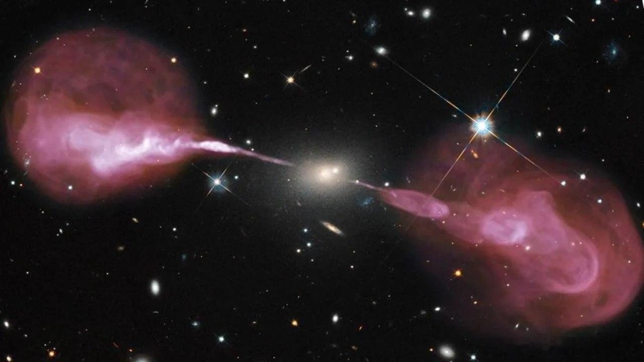 垂死的射电星系揭示了当一个星系的核心关闭时会发生什么。天文学家研究了 XMM–L