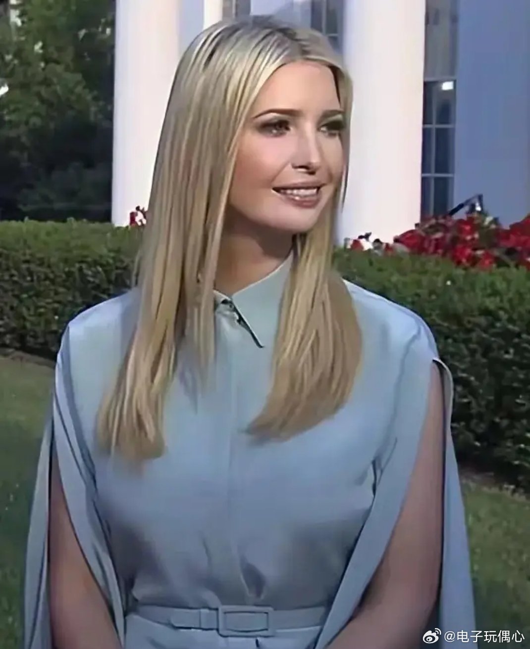 克林顿紧盯着伊万卡，眼神盖不住，见过大场面的大总统也破防 