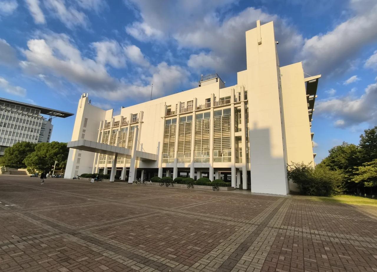 南师之旅第九期：学正学明楼概述
学正楼与学明楼像一对双子星，矗立在静文广场上。二