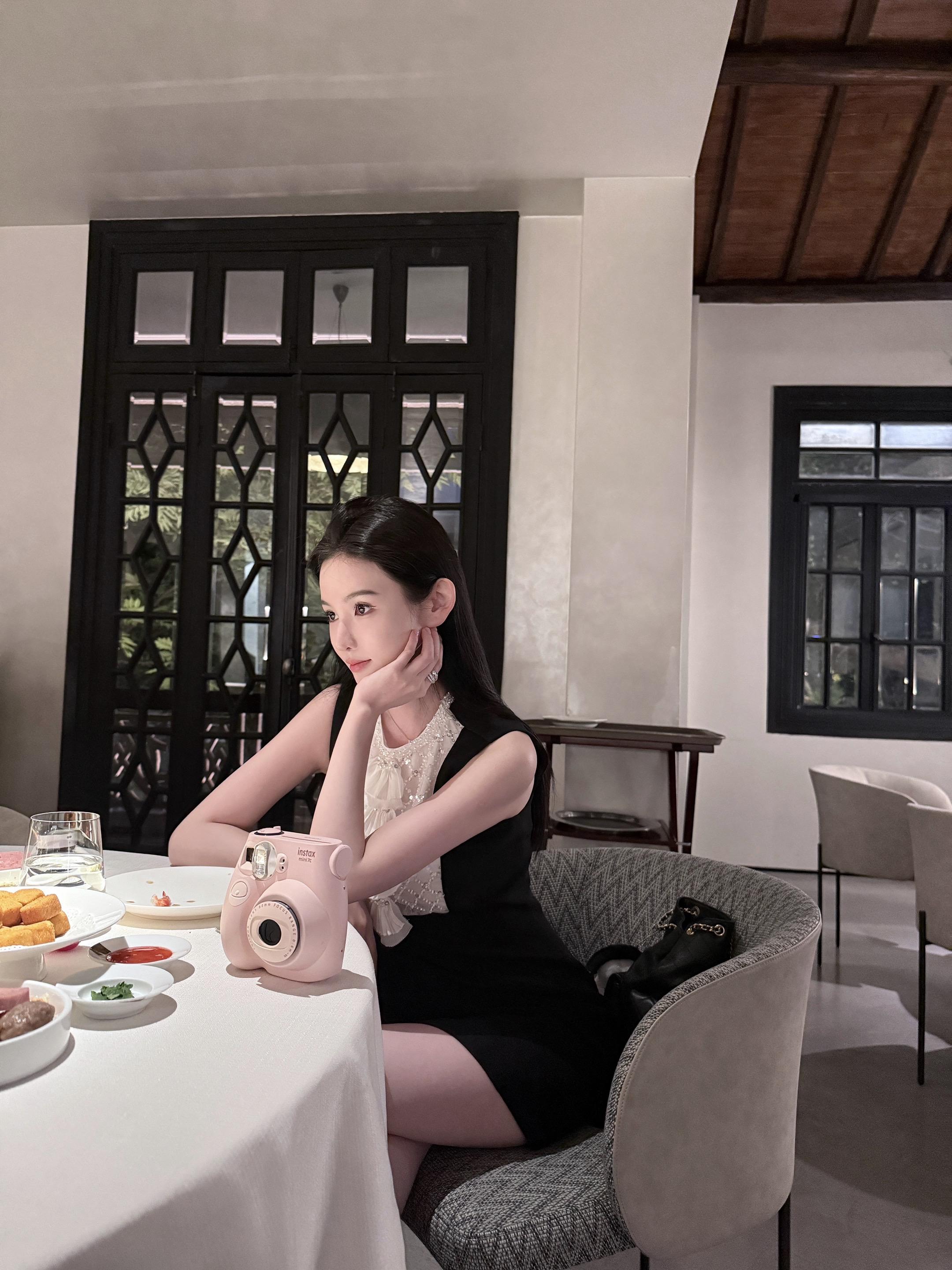 阅历这种东西 杀掉了幼稚 也误伤了纯真