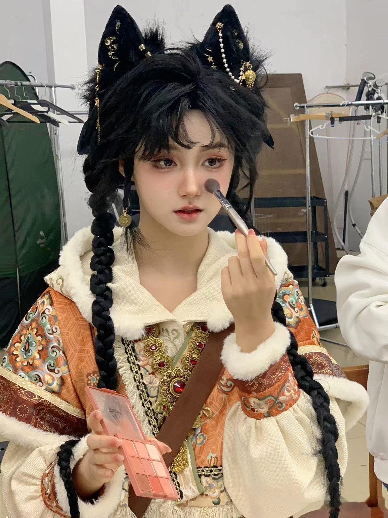 狼少年  阿包自己改妆的水平也太牛了🐺 ​​​