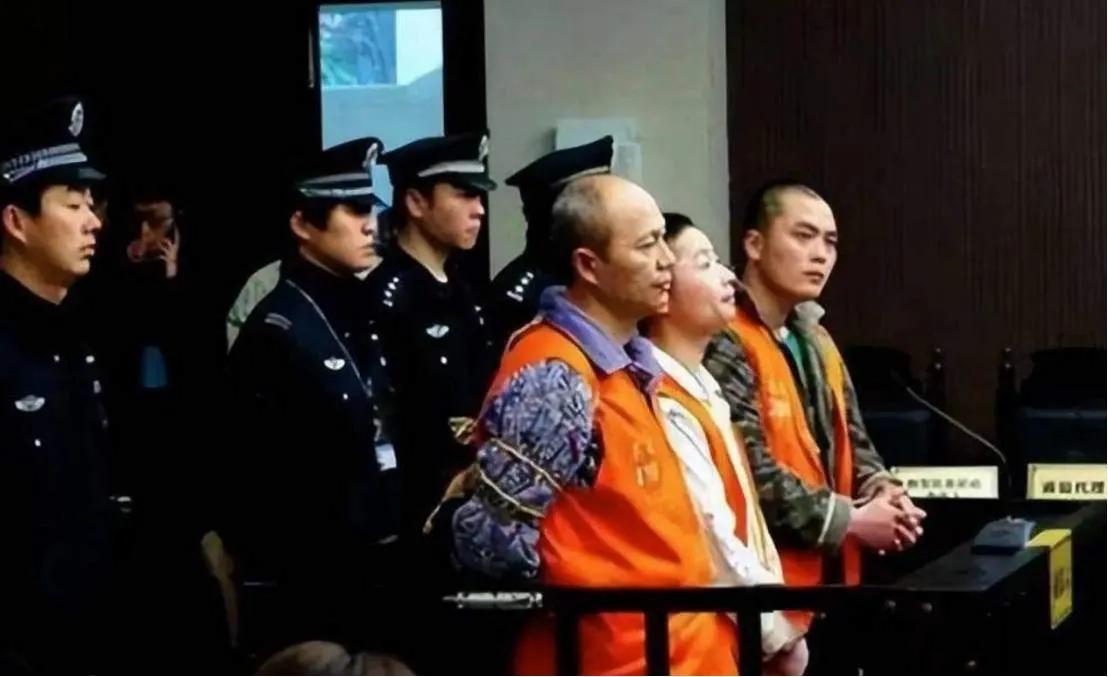 2010年9月8日，苍南县公安局警察汪茜茜疑似失踪，警方通过监控发现三名犯罪嫌疑